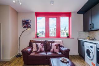Modern 2BR near Wigan Town Centre - 3