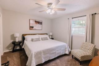 Spacious 4BR Retreat with Salt Water Pool and Hot Tub - 4