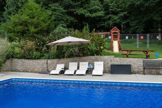 Spacious 4BR Retreat with Salt Water Pool and Hot Tub - 1