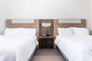 Holiday Inn Express Hotel & Suites Lancaster by IHG - 1