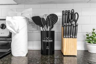 Urban 2 Bed Oasis Near NMB With Free Parking - 3