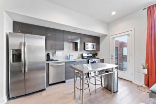 Prime East Downtown Studio w pool gym laundry - 8