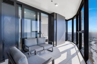 Oceanfront Breathtaking Views 3BR plus 2 Car Parking - 1