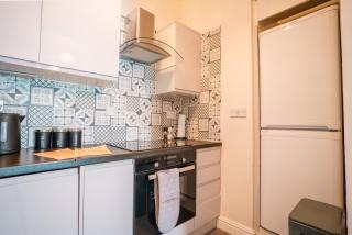 Stylish 1-Bed Escape in Heart of Brixton - 9