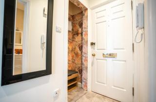 Stylish 1-Bed Escape in Heart of Brixton - 6