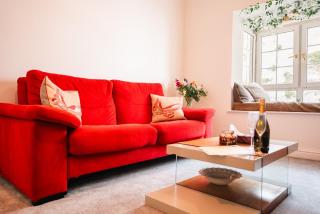 Stylish 1-Bed Escape in Heart of Brixton - 5