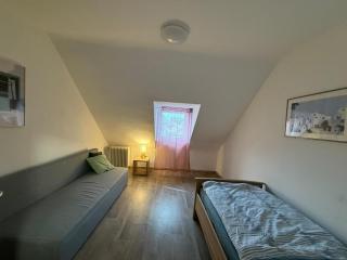 Zimmer mit Sofa & Gemeinschaftsbad - 0