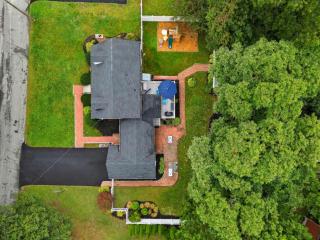 Stylish Stoneham Getaway Playground Game Room - 5