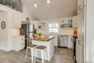 Dock, Deck and Fire Pit! Chautauqua Lake Retreat - 2