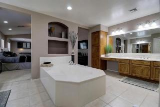 Spacious 5BR Retreat Pool Grill 15 Min to Westgate - 6