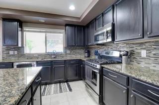 Spacious 5BR Retreat Pool Grill 15 Min to Westgate - 4