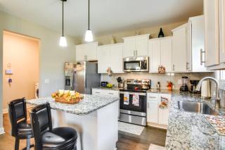 11 Mi to Fort Bragg Family Home with Patio! - 2
