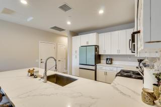 3 Mi to Lake Havasu Condo with Mountain and Lake View - 4