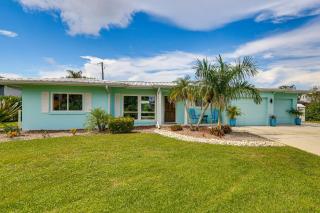 Waterfront Retreat w/ Boat Dock & Yard in Ft Myers - 7