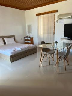 ARTAKi R APARTMENTS - 8