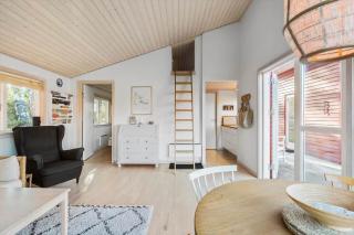 5732 Gudhjem - Rø Skolevej 10 Dør 17 - 8