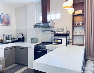 Humble Cocoon1-2BR Unit House Near Inflatable Island & Subic Bay Yacht - 6