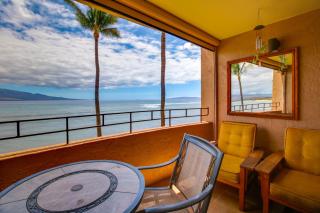 quarter Mi to Ocean Center Oceanfront Maui Gem - 0