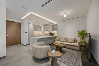 Modern Apartment with Balcony and Pool Access - 0
