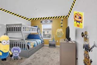 NEW King Bed Disney Contemporary Townhouse - 9