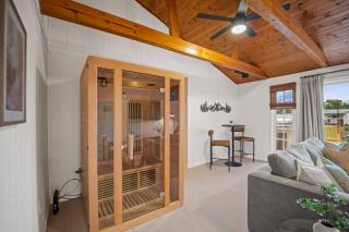 10min to NRG | Hot tub | Sauna | Firepit | 4br 3ba - 3