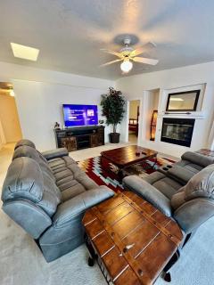 Large Prescott Home with 3-car Garage Central & Quiet - 0