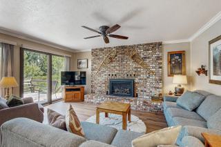 Water's Edge Retreat - 1