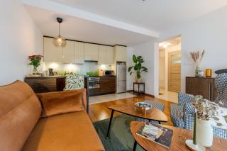 BATOREGO FLATS No 13 Pszczyna - Walk to Castle - Apartment with Parking, Balcony, Elevator, Fast WiFi - 3