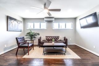 Urban Apartment in the Heart of Montrose Minutes from Rice University - 9
