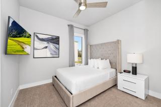 Upscale Condo With Pool Table Near Disney With Resort & Waterpark Access - B38-214 - 2