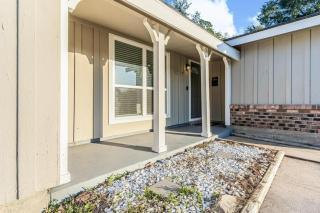 Relax & Enjoy, Spacious 3BR 2BA Patio & Garage - 9