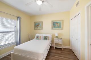 Crystal Shores 905 - 5