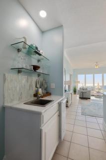 Regency Isle 1104 Penthouse with 3 bedrooms - 3
