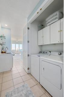 Regency Isle 1104 Penthouse with 3 bedrooms - 2