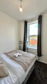 Jarrow Haven Contractor Family Stay with FREE Parking Sleeps 8 - 1