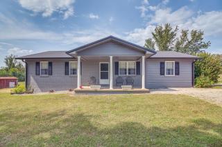 7 Mi to Barren River Lake Quiet Getaway with Yard! - 9