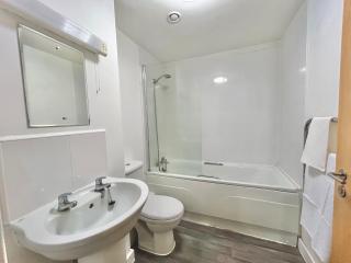 STAY LONGER, SAVE MORE- Sophisticated, Central City Stay - 6