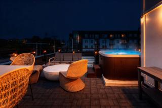 Luxe Group Stay with Hot Tub & Rooftop Lounge - 7