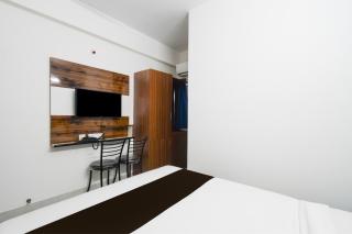 Collection O The RIO HOTEL JNTU Bus Stop - 7