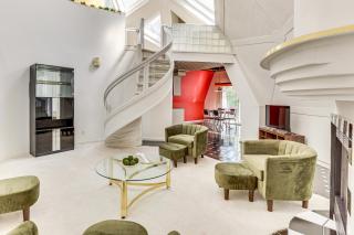 Walk to School House Winery Home with Deck! - 0