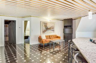 Walk to School House Winery Home with Deck! - 3