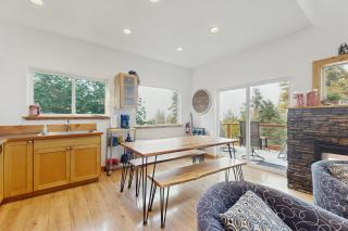 Luxurious Lake Views - 5