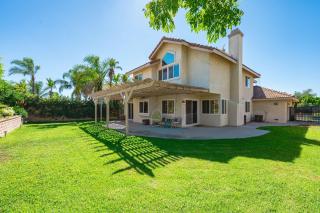 Near ONT Spacious Designer-Style Family Retreat - 0