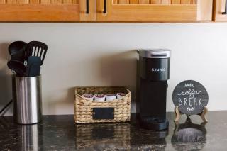 Hotevilla A-Frame Cabin with Wi-Fi & Pine Tree Views - 1