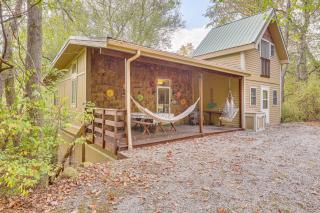 Cottage By the Pond Serene Northeast Ohio Retreat - 0