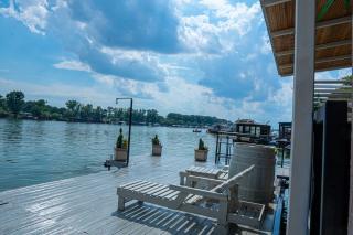 Unique River Houseboat Stay - 4