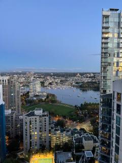 Spectacular Downtown Yaletown Condo - Luxury - 2