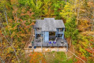 Spacious 6 Bedroom Chalet Near Holiday Valley - 5