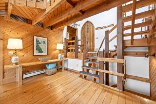 Spacious 6 Bedroom Chalet Near Holiday Valley - 1