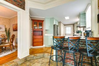 2 Mi to Memphis Zoo Charming Home with Private Yard - 1